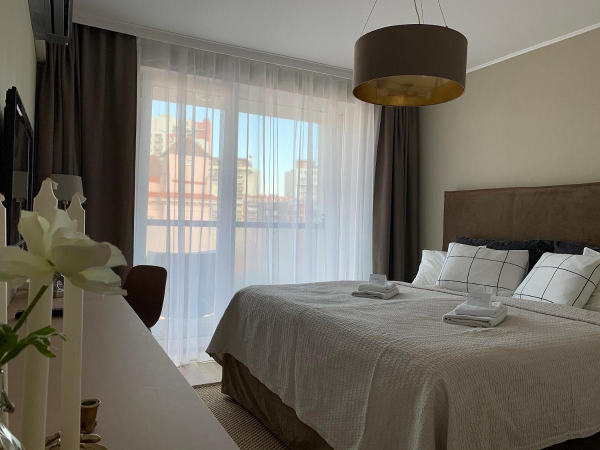 Central Point By Zoom Apartments Bratislava Bagian luar foto