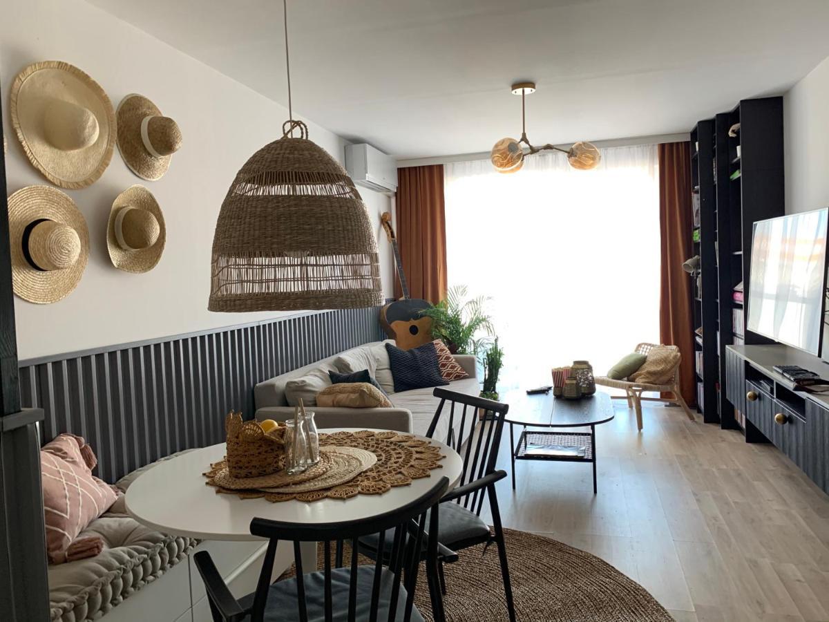 Central Point By Zoom Apartments Bratislava Bagian luar foto
