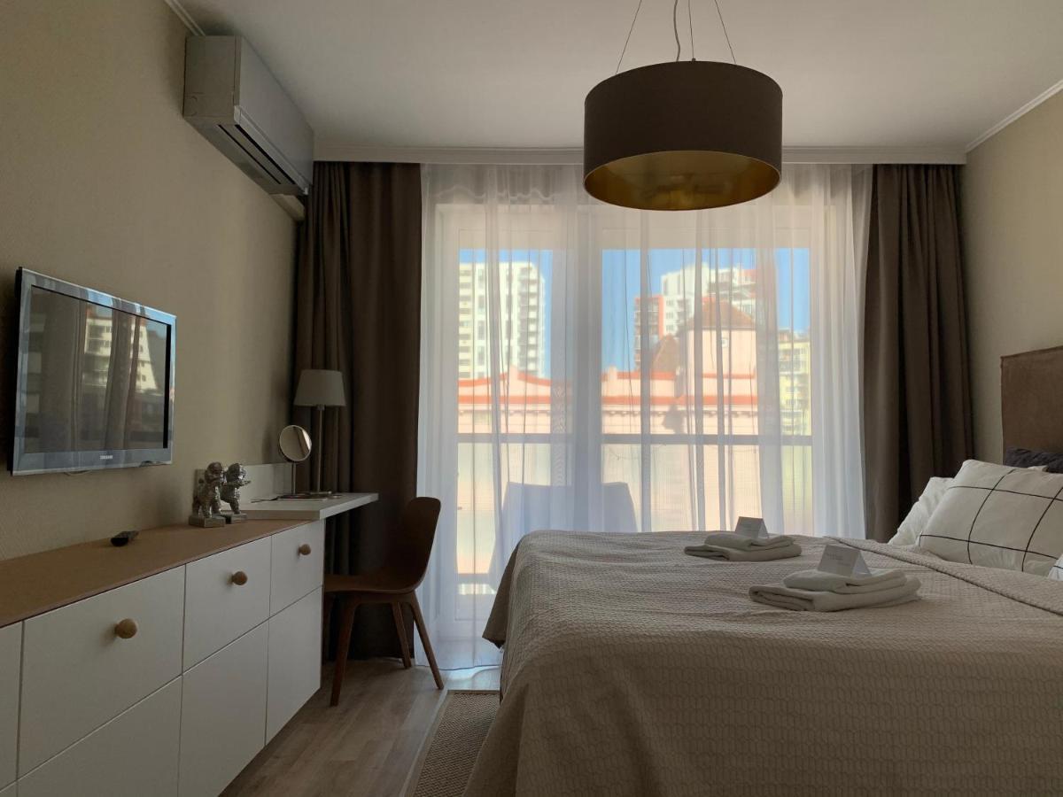 Central Point By Zoom Apartments Bratislava Bagian luar foto